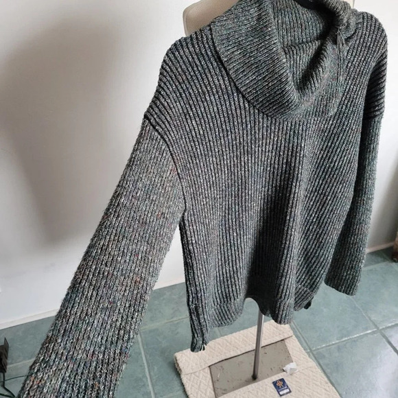 Leo & Nicole Greenish Gray Multi-Color Tweed Sweater (Size XL) - Picture 7 of 15